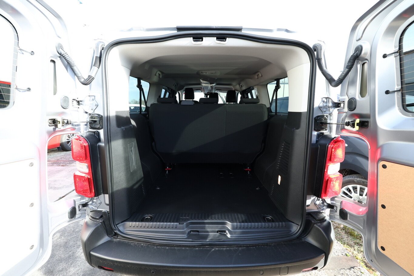 Peugeot Expert Kombi L3 AT 9S LED AHK PrivG 2xKlima Nav 116273092 10