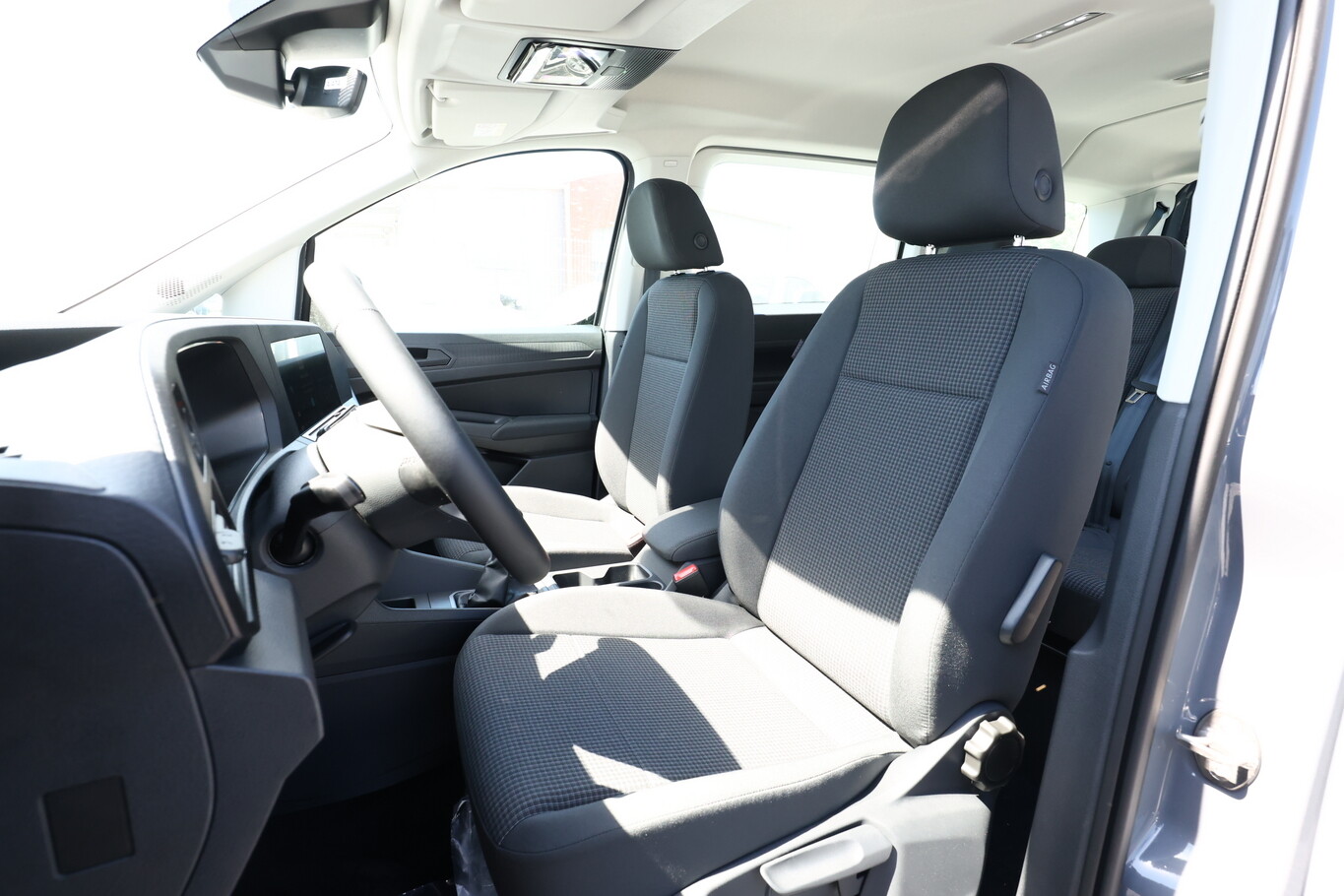 Volkswagen Caddy Maxi Life 7S SHZ 16
