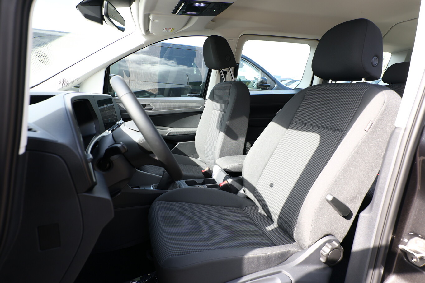 Volkswagen Caddy Maxi Life 7S SHZ 16