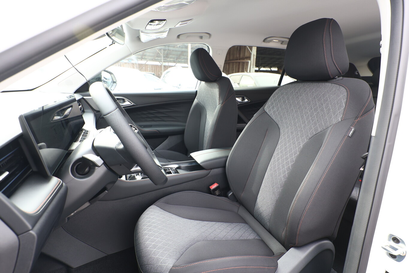 MG HS HEV+ Comfort ACC TotW Kam Nav LED Keyl 19Z 146640105 5