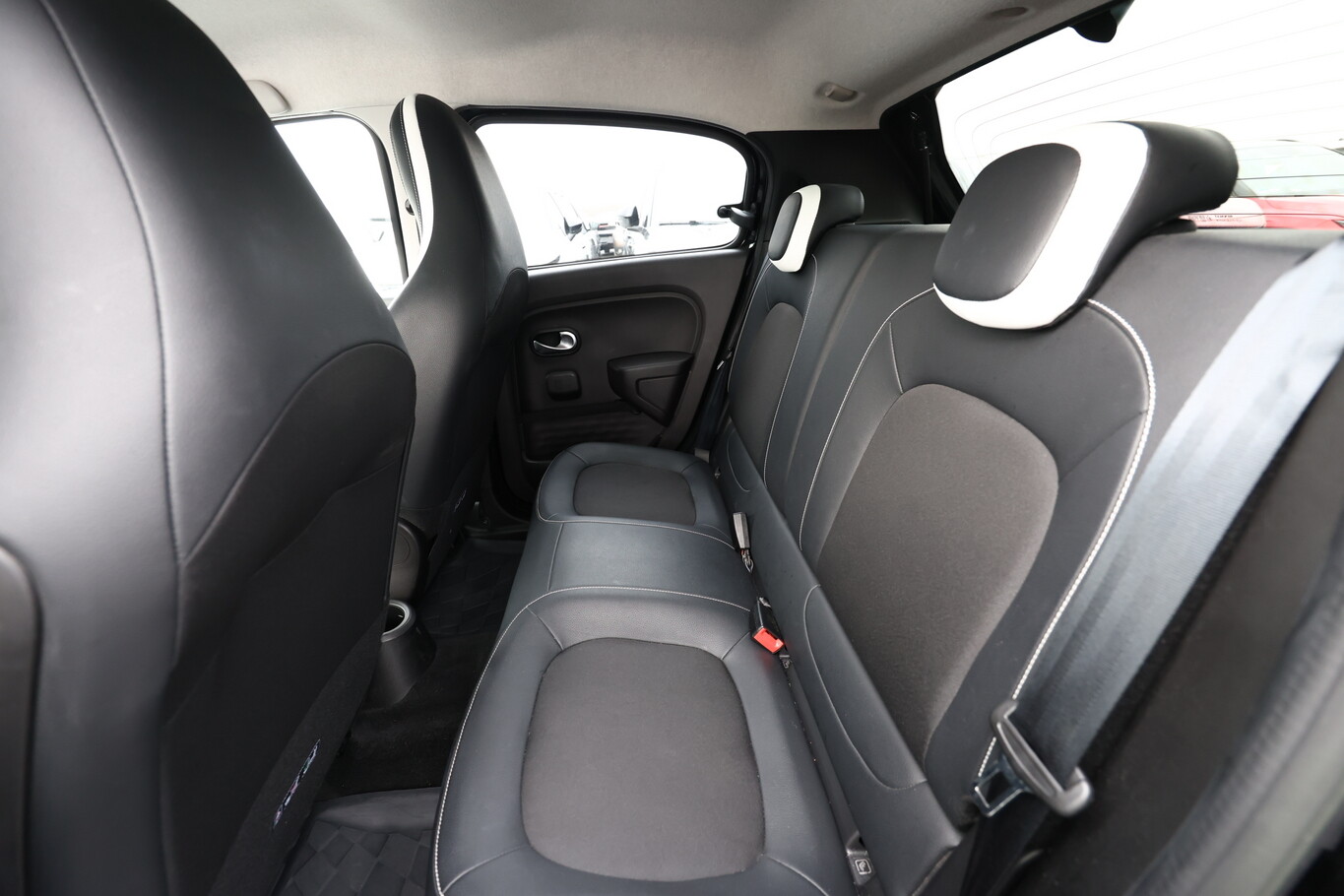 Renault Twingo SCe 65 Urban Night Nav PDC Kam Temp LM16Z 149386768 9