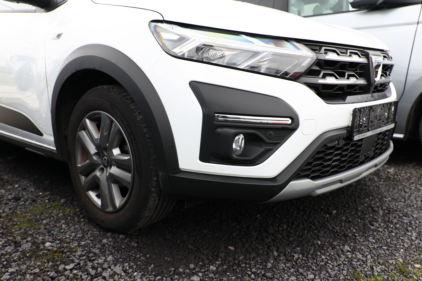 Dacia Sandero Stepway III TCe 90 CVT Comfort Nav Kam 150119207 4