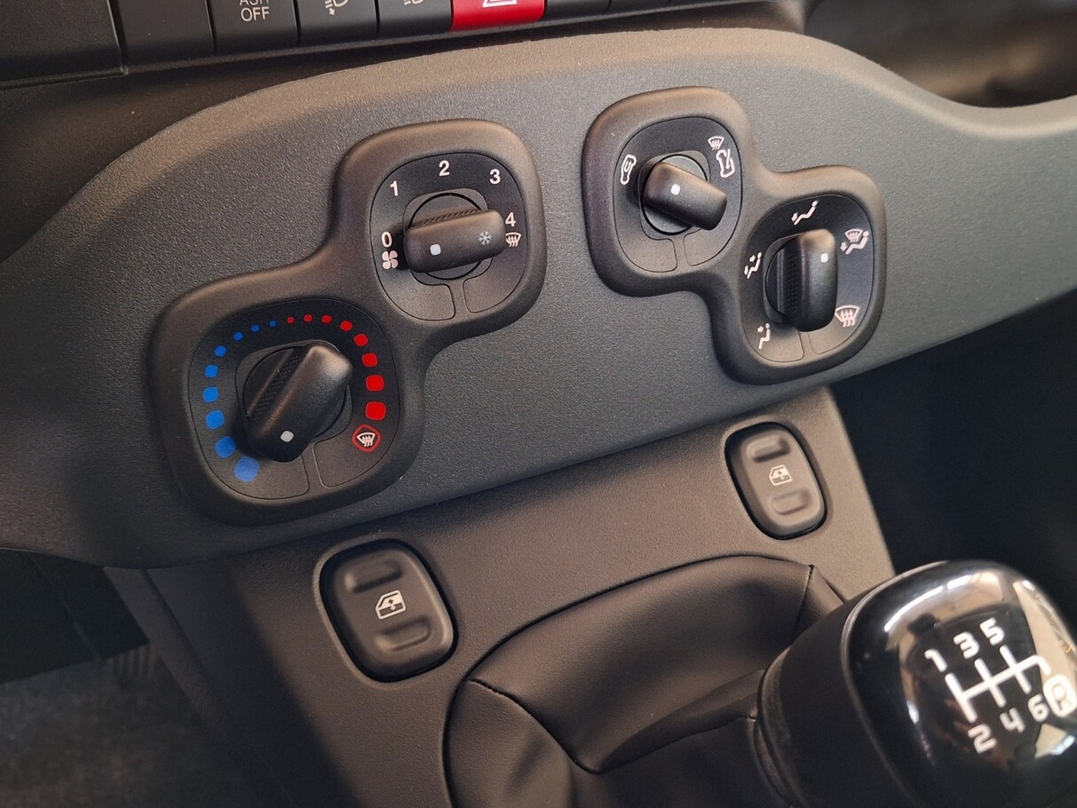 Fiat Panda MHEV 4-Sitzer DigCo Temp Klima LaneA MFL 153118402 9