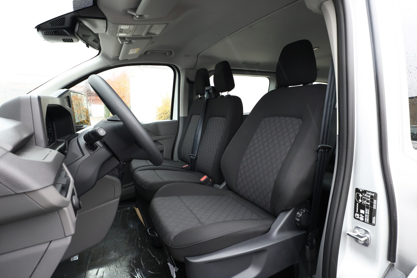 Volkswagen T7 Kombi TDI 150 LED DigC Keyl PDC AppC TEMP 6-S 153713171 5