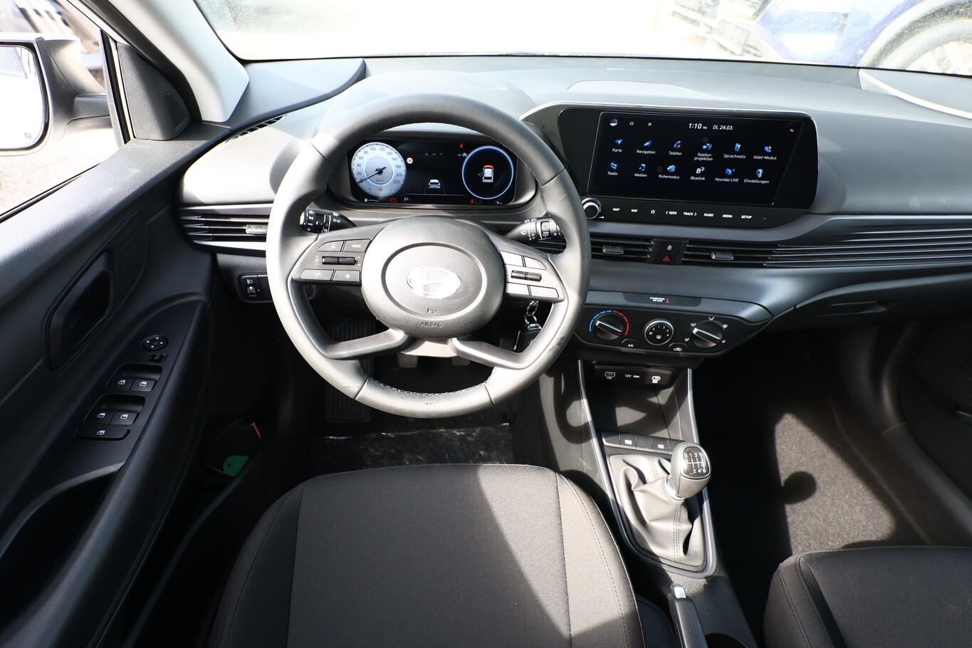 Hyundai i20 Select Navi DigCo 16Z CarPlay Kam PDC Temp 153722115 6