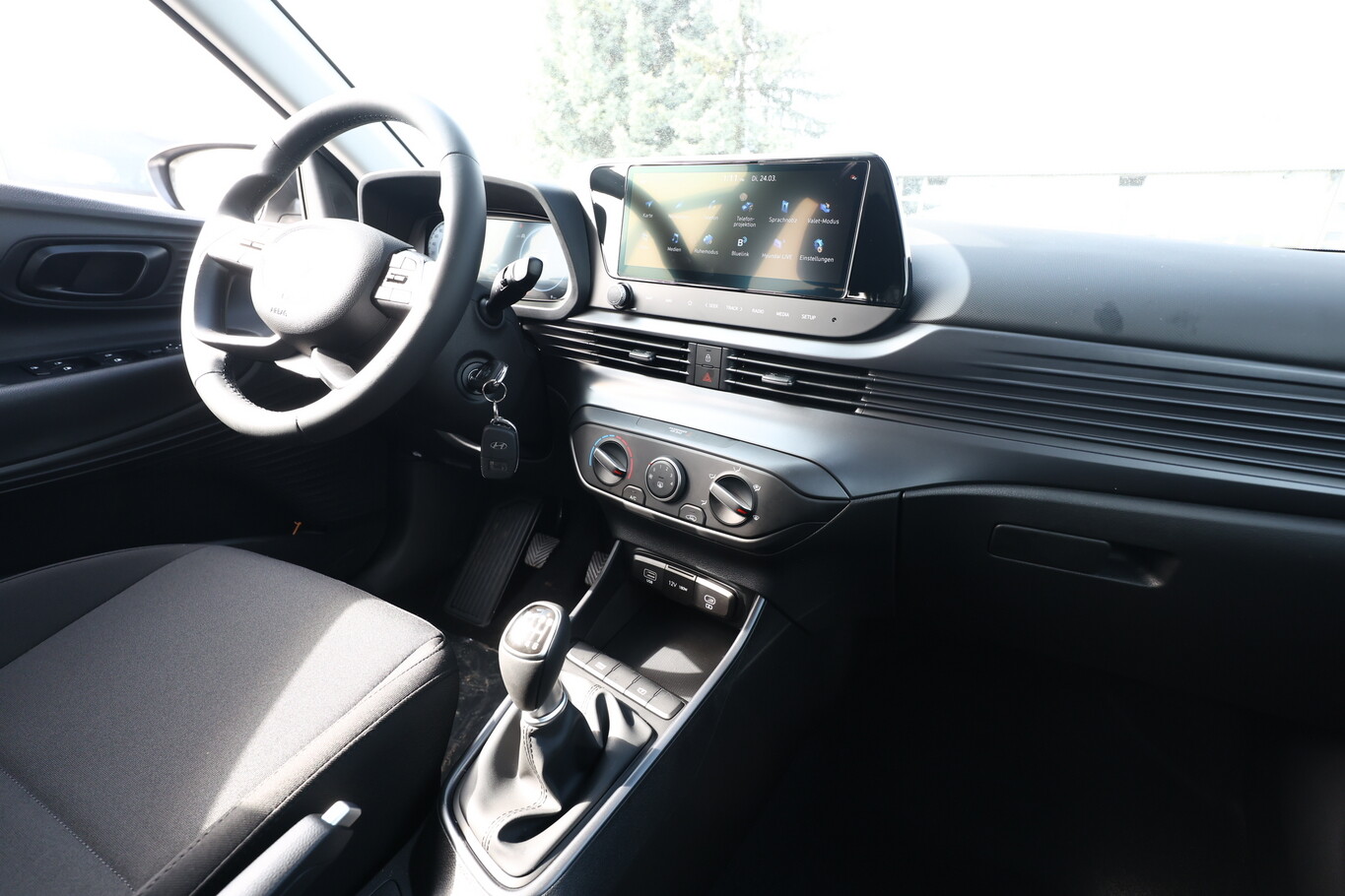 Hyundai i20 Select Navi DigCo 16Z CarPlay Kam PDC Temp 153722115 8