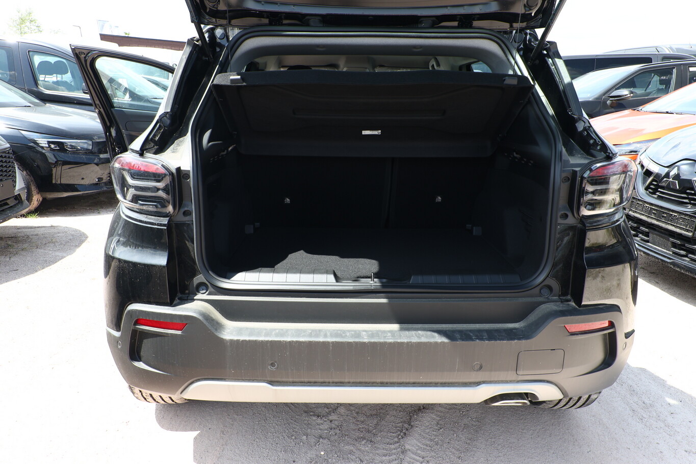 Jeep Avenger Hybrid Altitude Kam KlimaA ACC 17Z AppCo 153972070 10