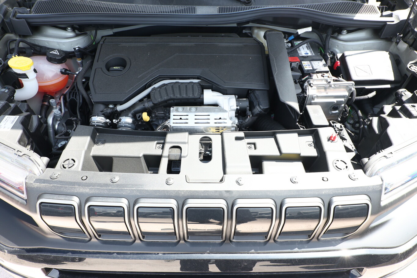 Jeep Avenger Hybrid Altitude Kam KlimaA ACC 17Z AppCo 153972070 11