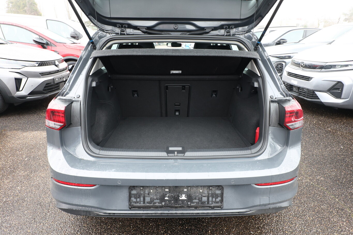 Volkswagen Golf VIII 1.0 TSI 110 Life LED ACC VirCo SHZ App 155181739 10