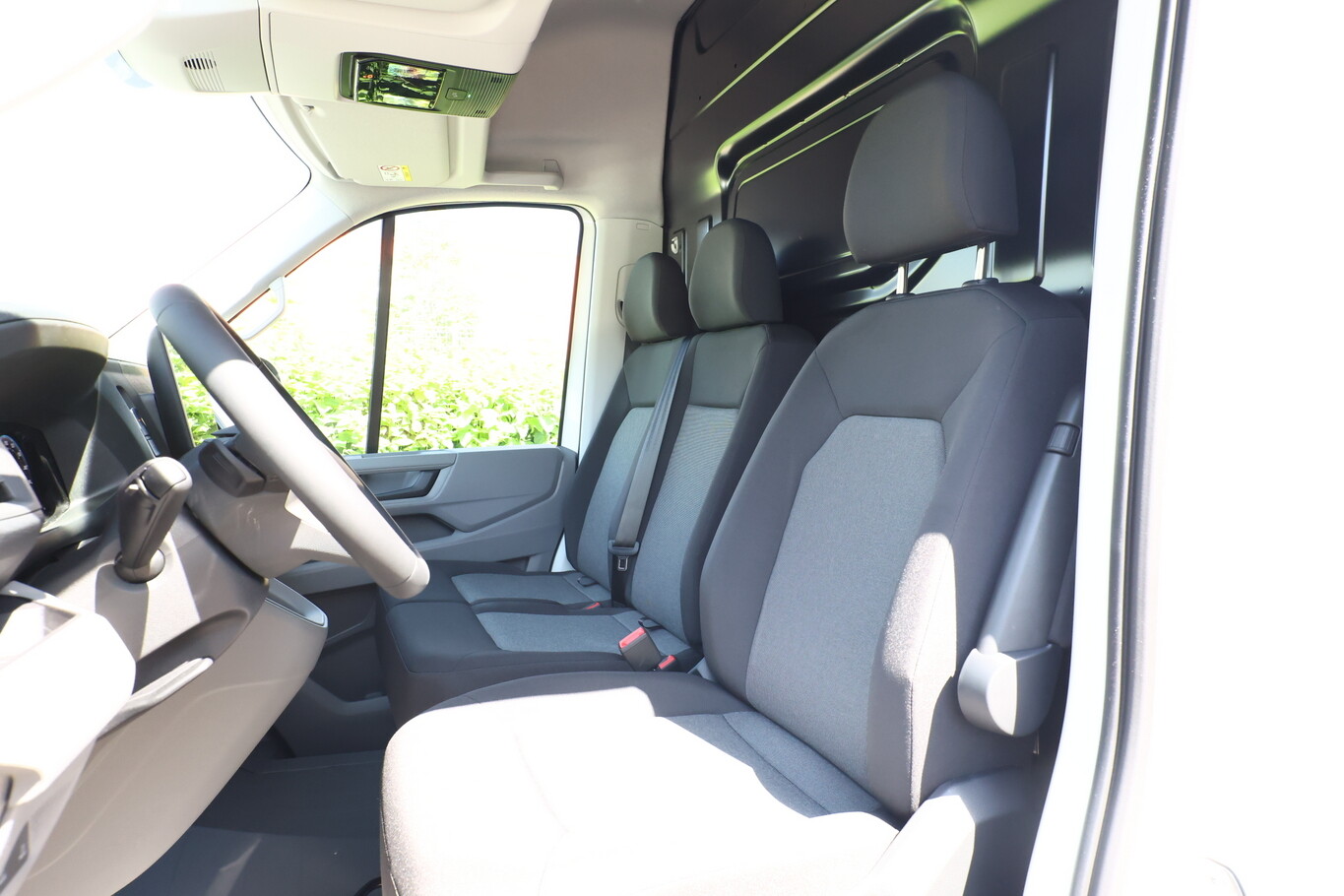 Volkswagen Crafter 35 L4H3 AT8 3S AHK Temp AppCo 2xPDC  155190958 5