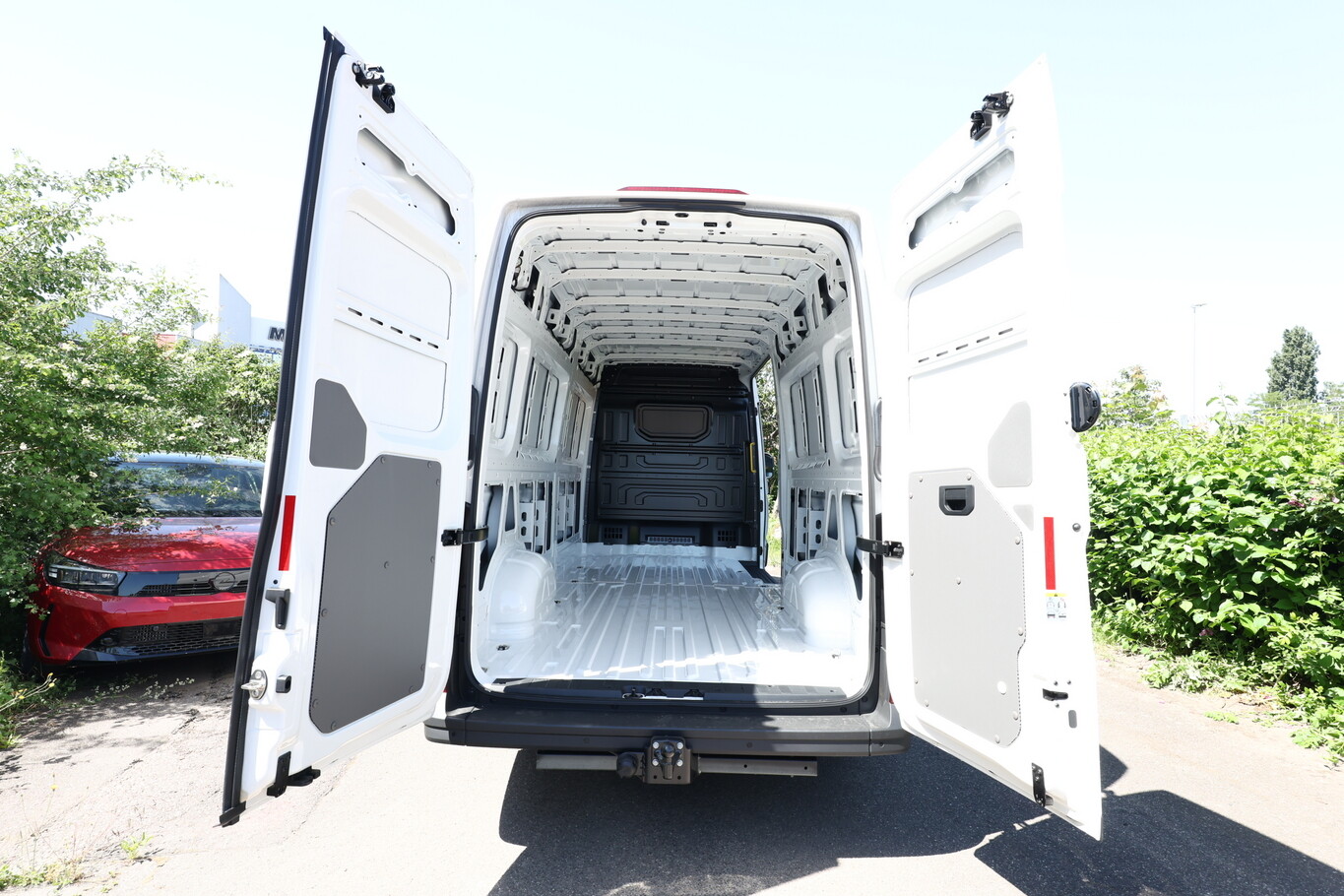 Volkswagen Crafter 35 L4H3 AT8 3S AHK Temp AppCo 2xPDC  155190958 10