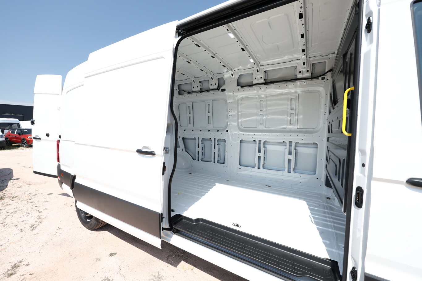 Volkswagen Crafter 35 L4H3 3S Temp PDC AppC 270&deg;HFT Ers.Rad 155190962 9