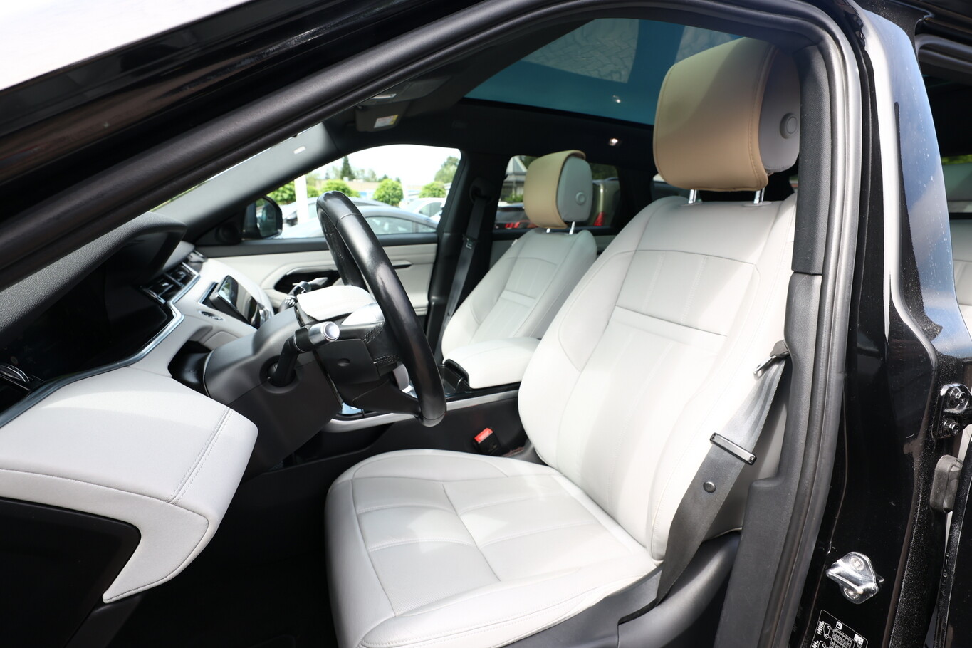 Land Rover Range Rover Evoque P300 AWD SE LED PanoD Nav 20Z 162781534 5