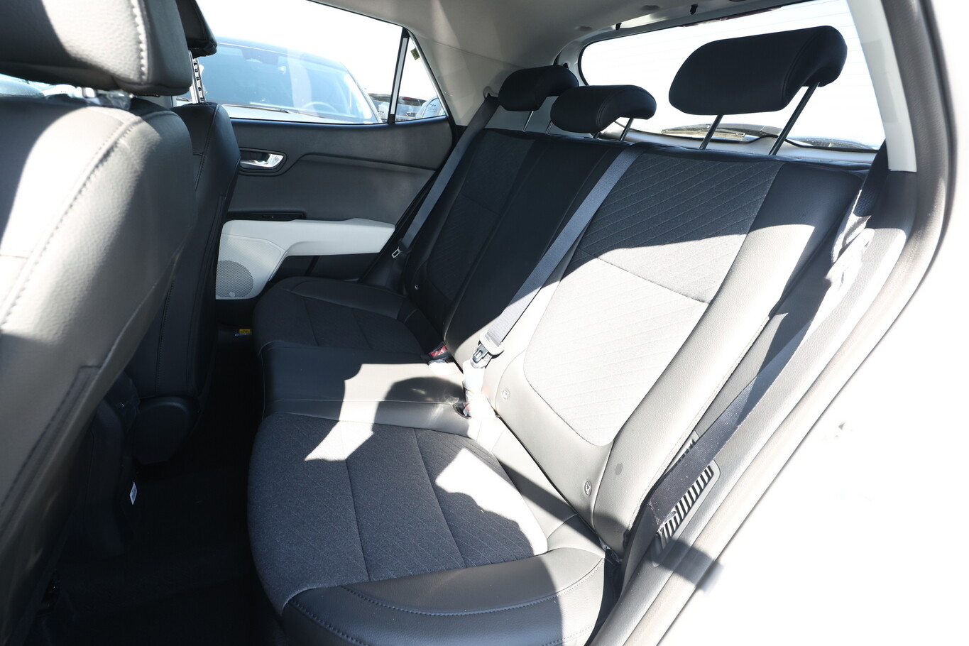 Kia Stonic AT MHEV GT-Line Pano DigC ACC SHZ PrivG 165652739 9