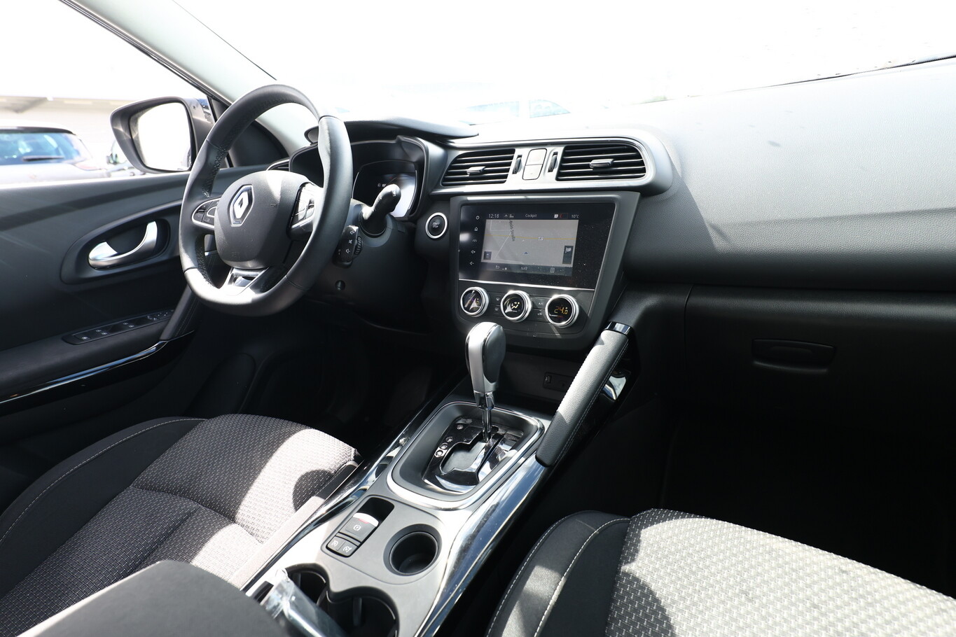 Renault Kadjar 1.5 dCi 115 EDC Zen Nav PDC Kam SHZ LM17Z 166265248 8