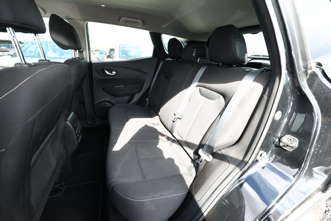 Renault Kadjar 1.5 dCi 115 EDC Zen Nav PDC Kam SHZ LM17Z 166265248 9