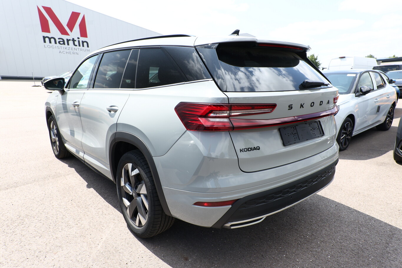 Skoda Kodiaq Sportl AHK Matrix Nav Kessy ACC SunS SHZ 166815869 3