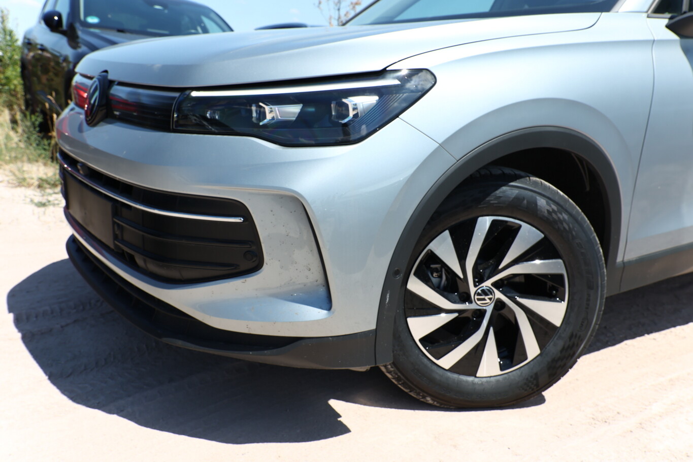 Volkswagen Tiguan DSG LED+ 5JGarantie IQ.DRIVE SHZ Keyl ACC 168532388 4
