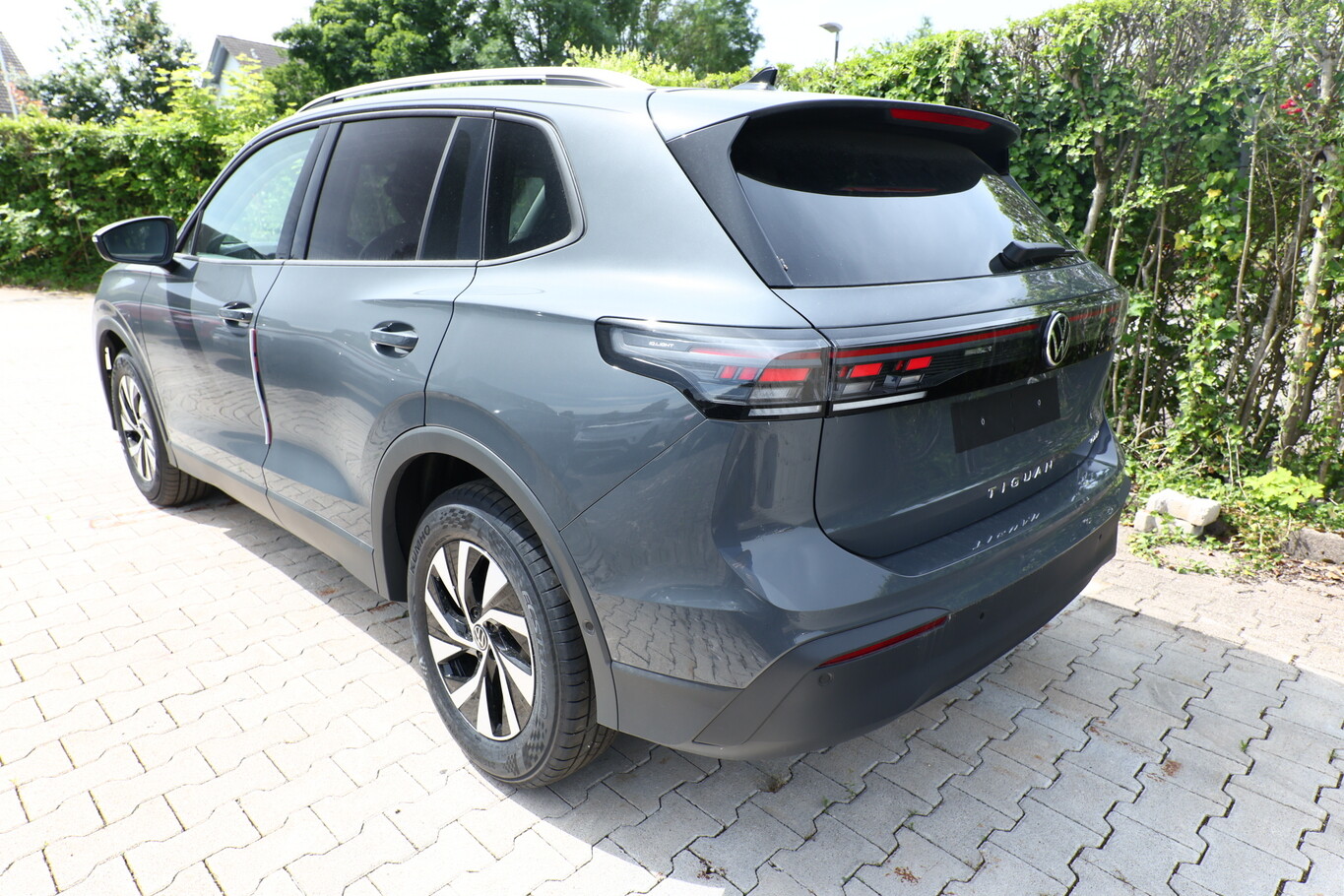 Volkswagen Tiguan DSG LED+ 5JGarantie IQ.DRIVE SHZ Keyl ACC 168532395 3