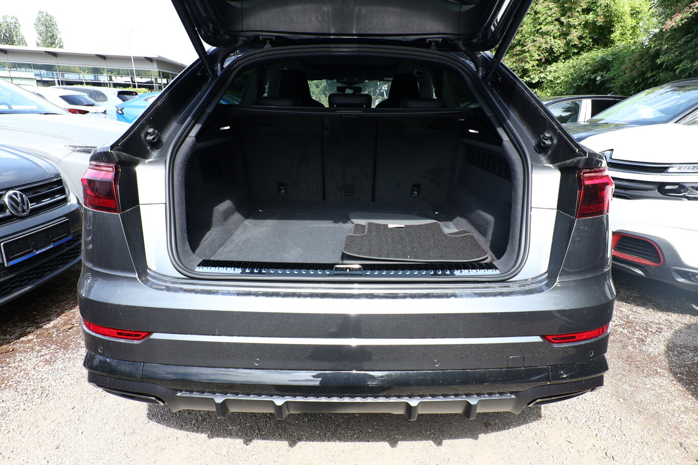 Audi Q8 2xS line AssistenzP+ 22Z Laser Pano AHK Klim4 171864323 10