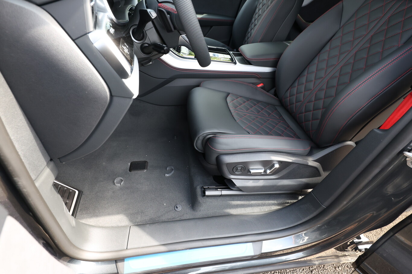 Audi Q8 2xS line AssistenzP+ 22Z Laser Pano AHK Klim4 171864323 12