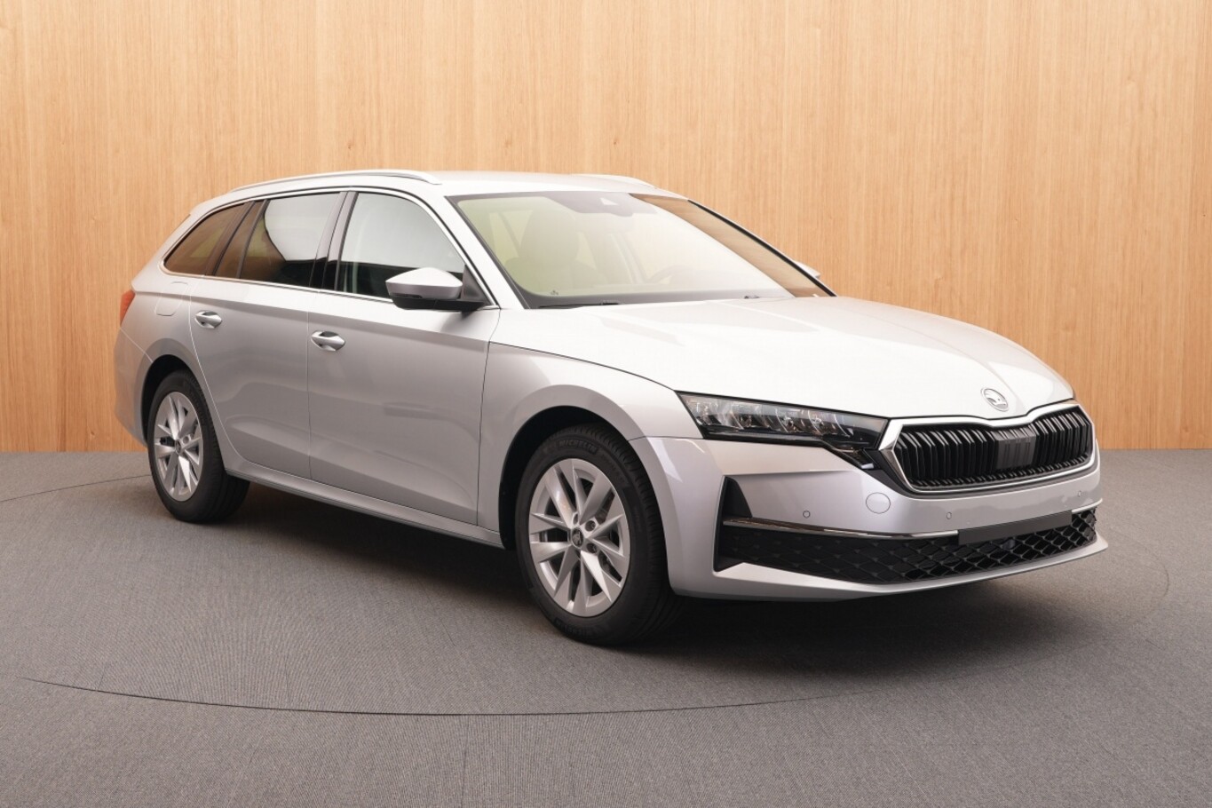 Skoda Octavia Combi DSG Selec Nav ACC vEHK Kessy Kam 172154538 5