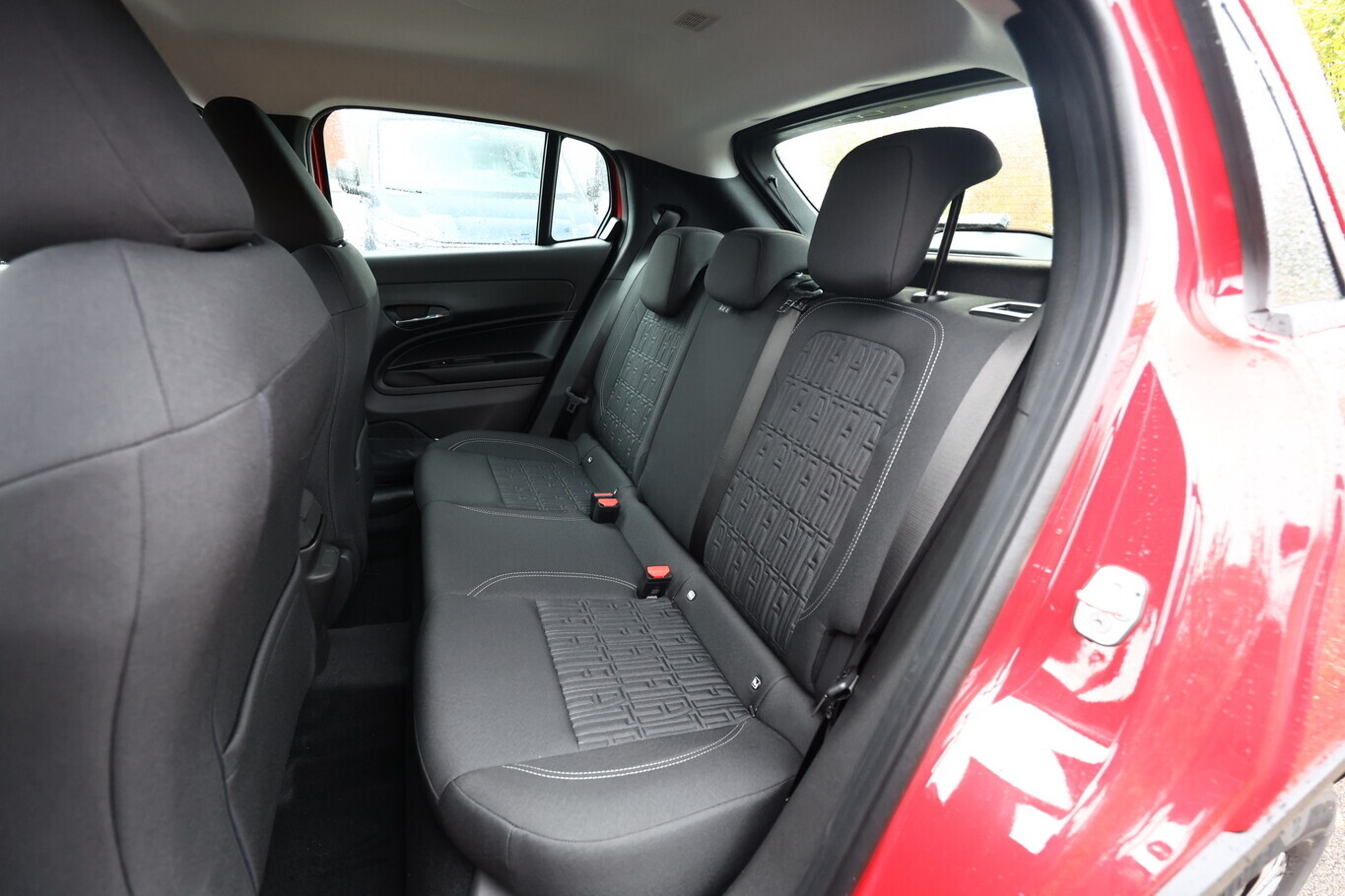 Fiat 600 Hybrid SHZ Keyl Nav Kam 2xPDC LED DigC CarP 173320206 9