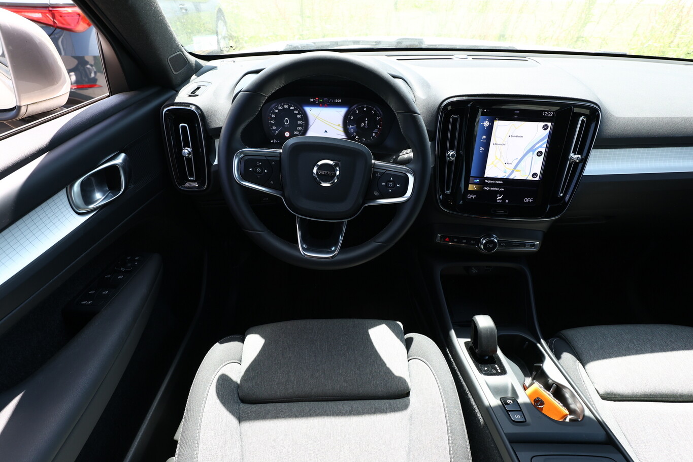 Volvo XC 40 T2 Geartronic Core LED Nav PDC Kam Temp 173832559 6