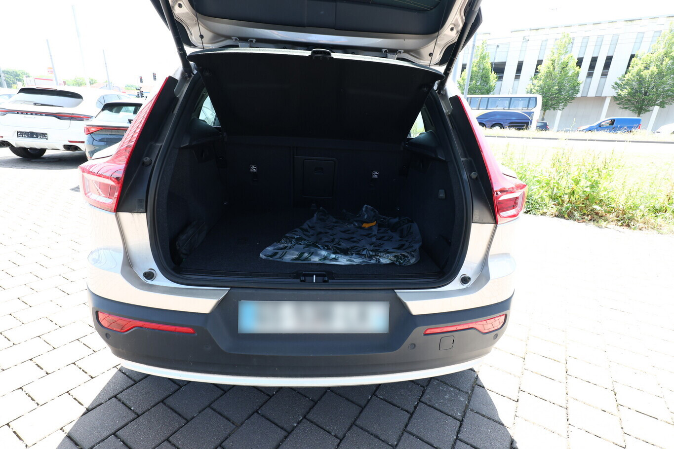 Volvo XC 40 T2 Geartronic Core LED Nav PDC Kam Temp 173832559 10
