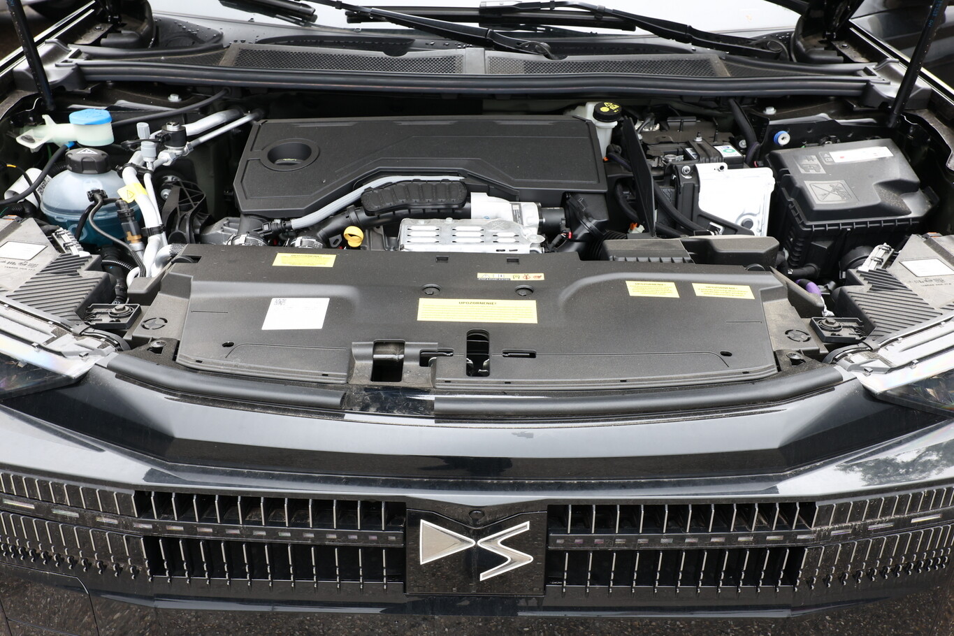 DS N&deg;4 Hybrid Performance Line Massage eHK ACC Nav 174917864 11