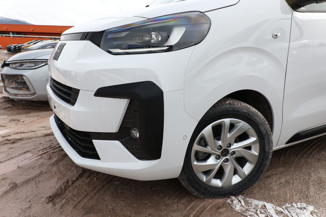 Fiat Scudo AT AHK LED Navi10