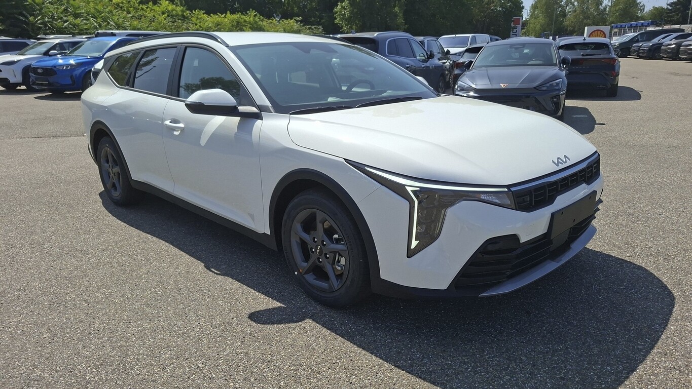 Kia K4 SW Vision MT ACC LED Nav SHZ PrivG Kam Keyl 176181901 1