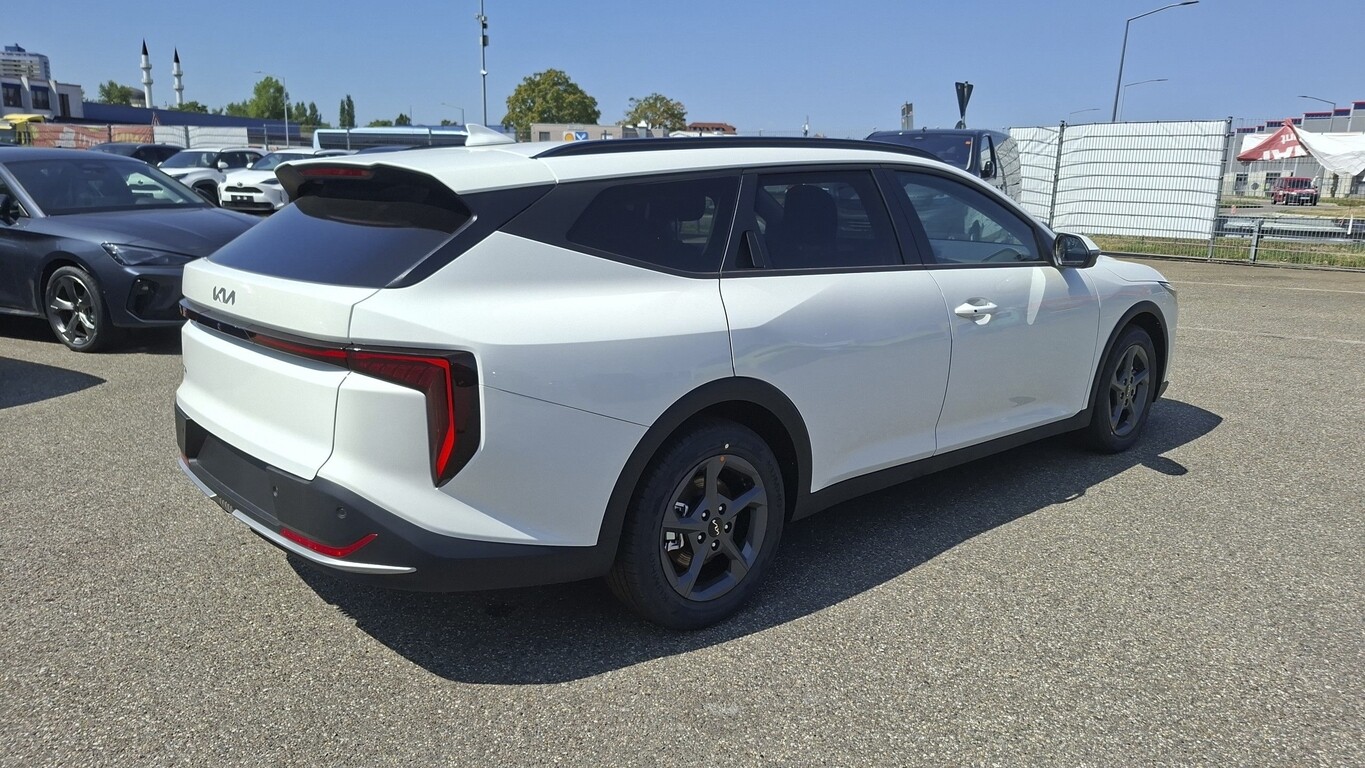 Kia K4 SW Vision MT ACC LED Nav SHZ PrivG Kam Keyl 176181901 2