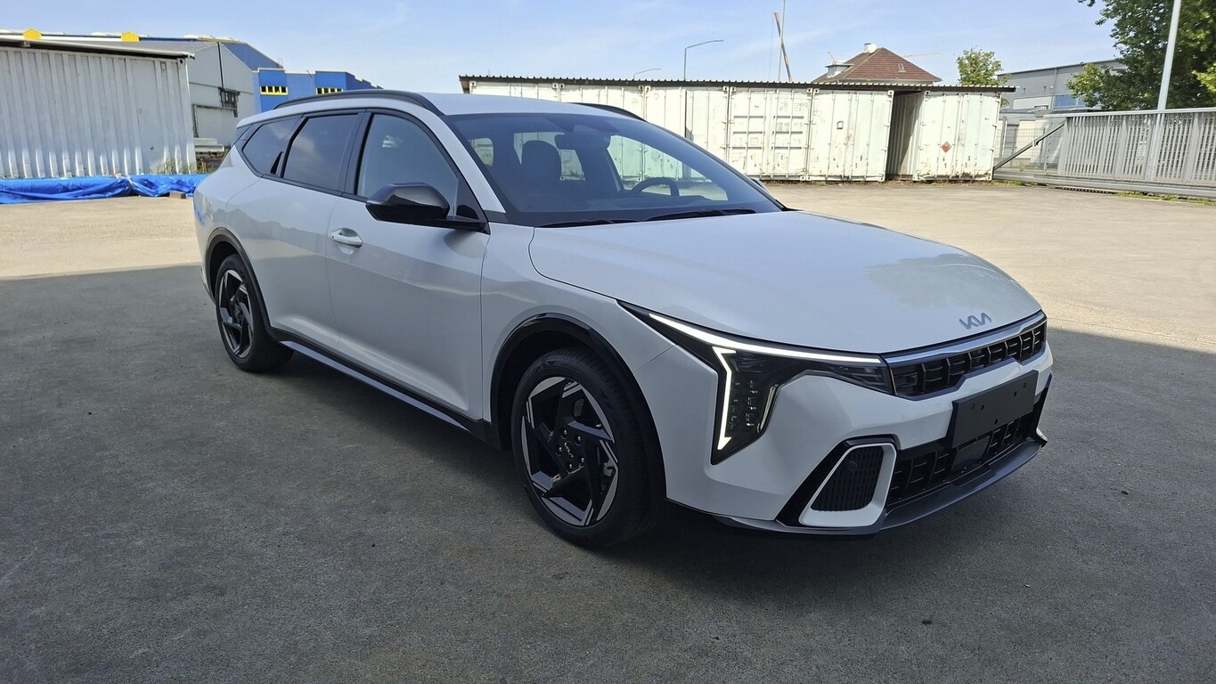Kia K4 SW El.Sitz ACC LED GTOptik SHZ PrivG TotW Nav 176181908 1