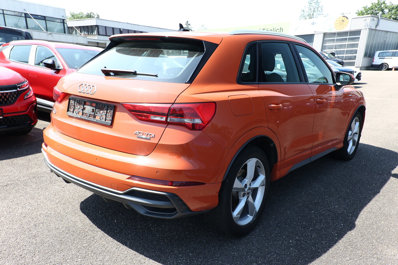 Audi Q3 40 TDI quattro S tronic S line Nav AHK eHk  177676648 2