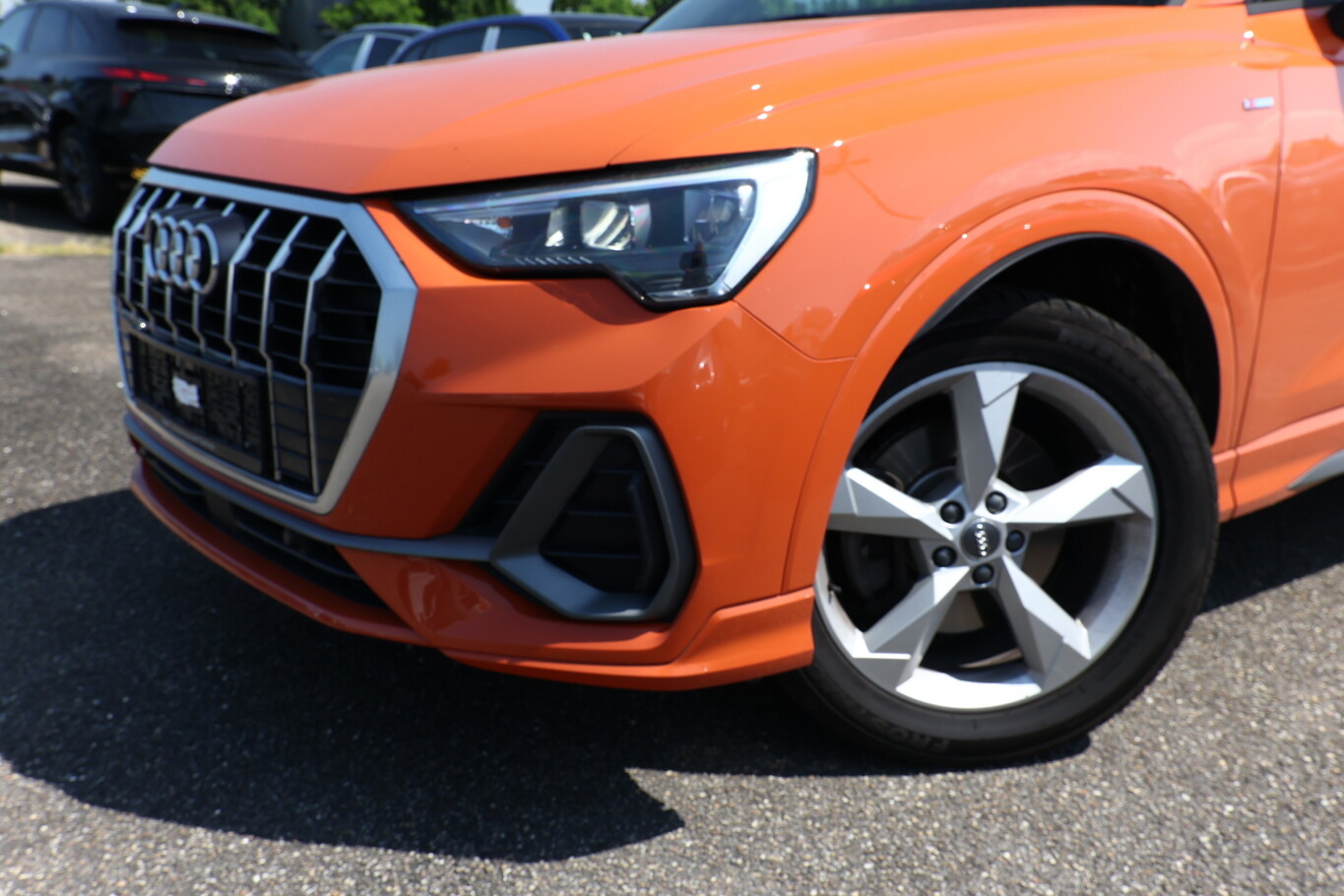 Audi Q3 40 TDI quattro S tronic S line Nav AHK eHk  177676648 4