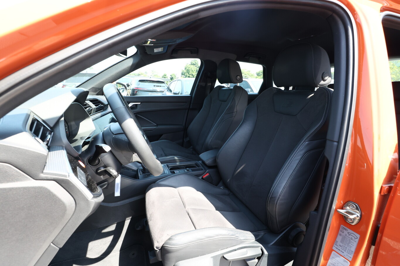 Audi Q3 40 TDI quattro S tronic S line Nav AHK eHk  177676648 5
