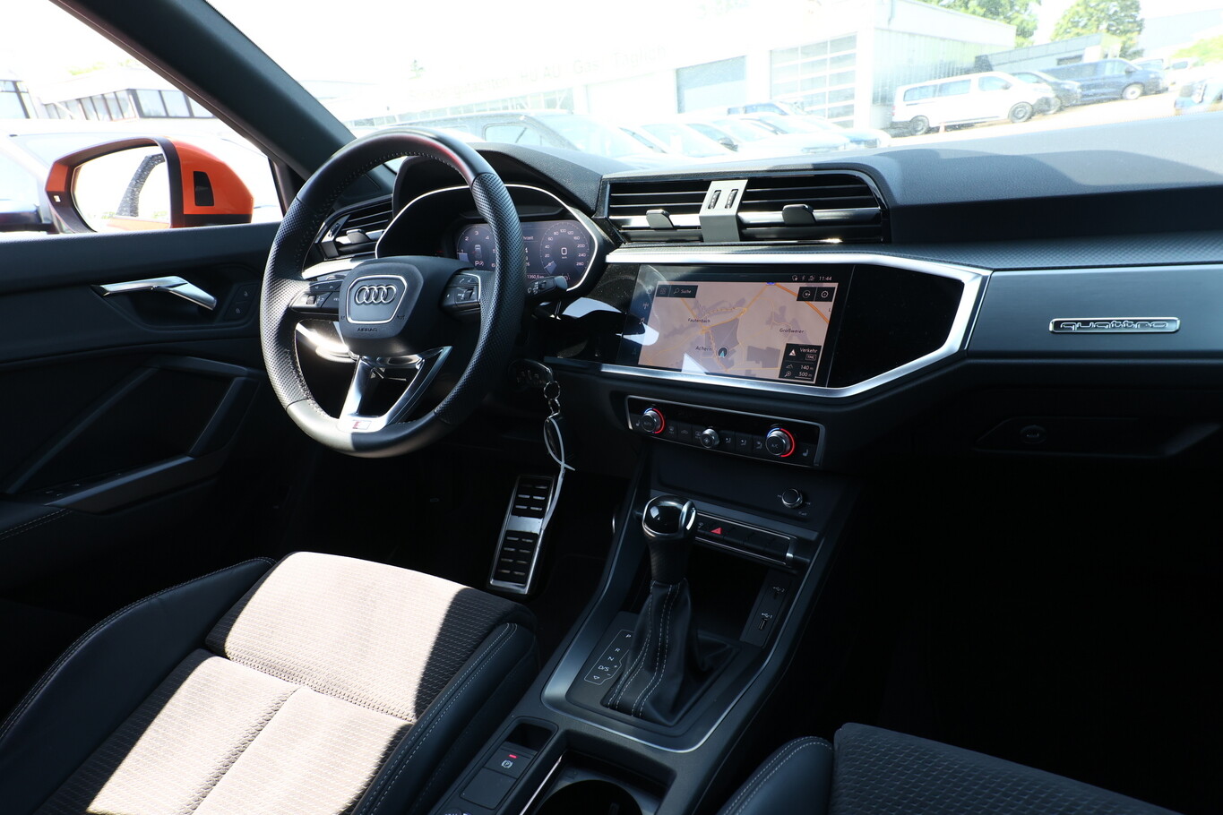 Audi Q3 40 TDI quattro S tronic S line Nav AHK eHk  177676648 8