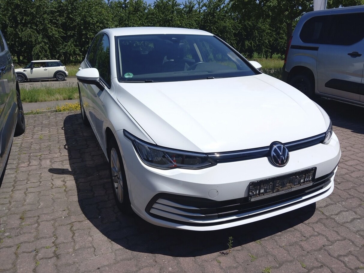 Volkswagen Golf VIII 1.0 TSI 110 Life LED ACC VirCo SHZ App 177677035 1
