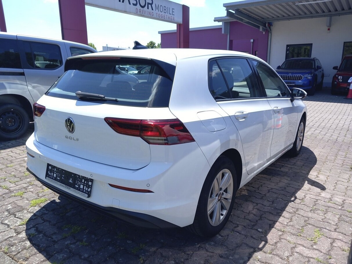 Volkswagen Golf VIII 1.0 TSI 110 Life LED ACC VirCo SHZ App 177677035 2