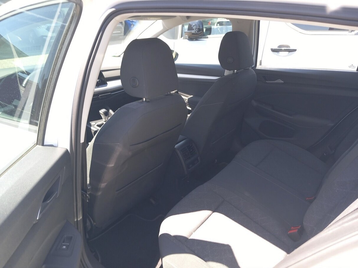 Volkswagen Golf VIII 1.0 TSI 110 Life LED ACC VirCo SHZ App 177677035 5