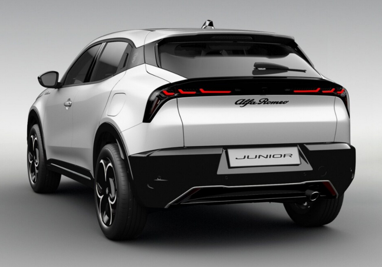 Alfa Romeo Junior Ibrida Q4 Sport Speciale TechP 18