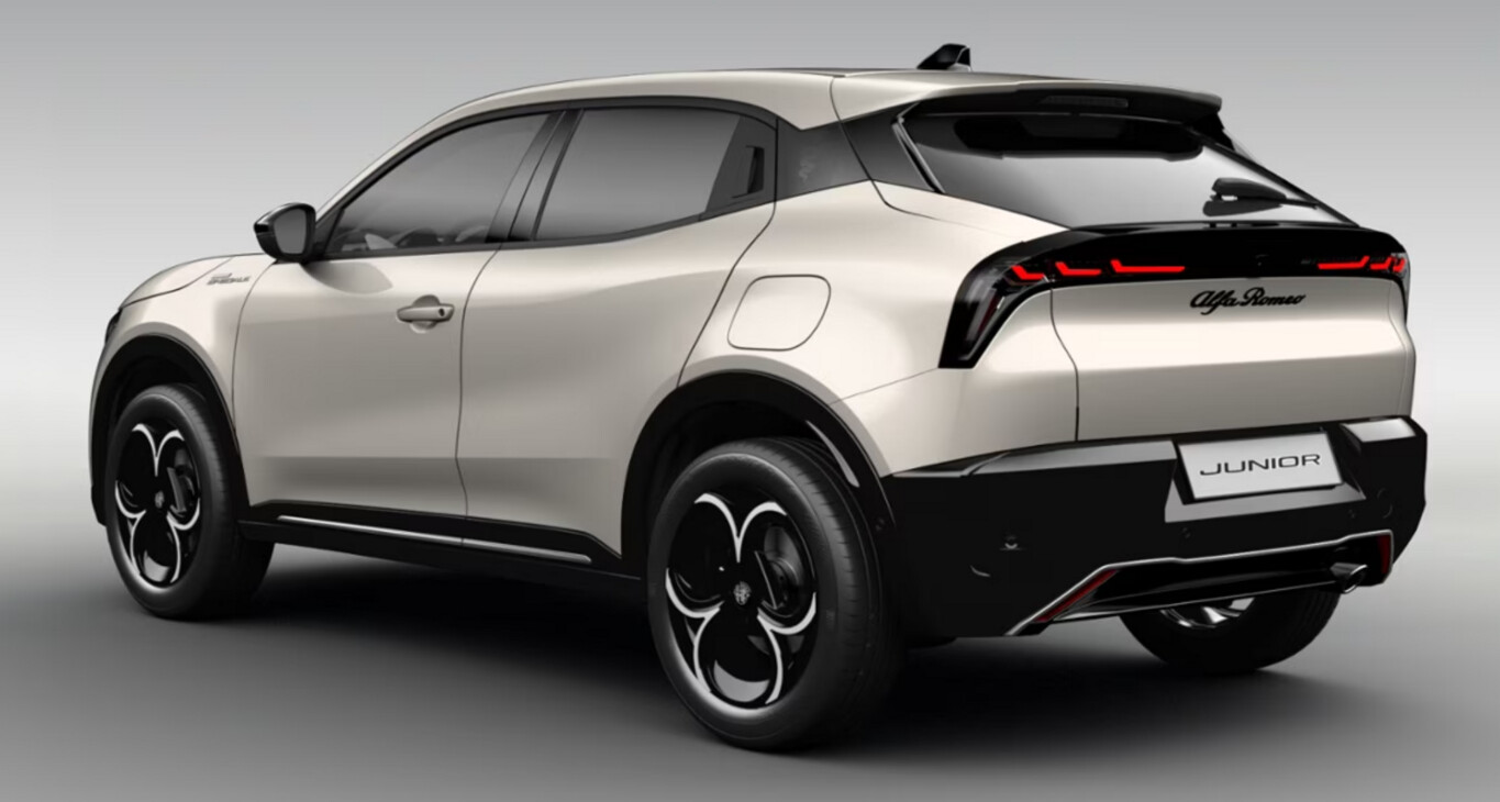 Alfa Romeo Junior Ibrida Q4 Sport Speciale TechP 18