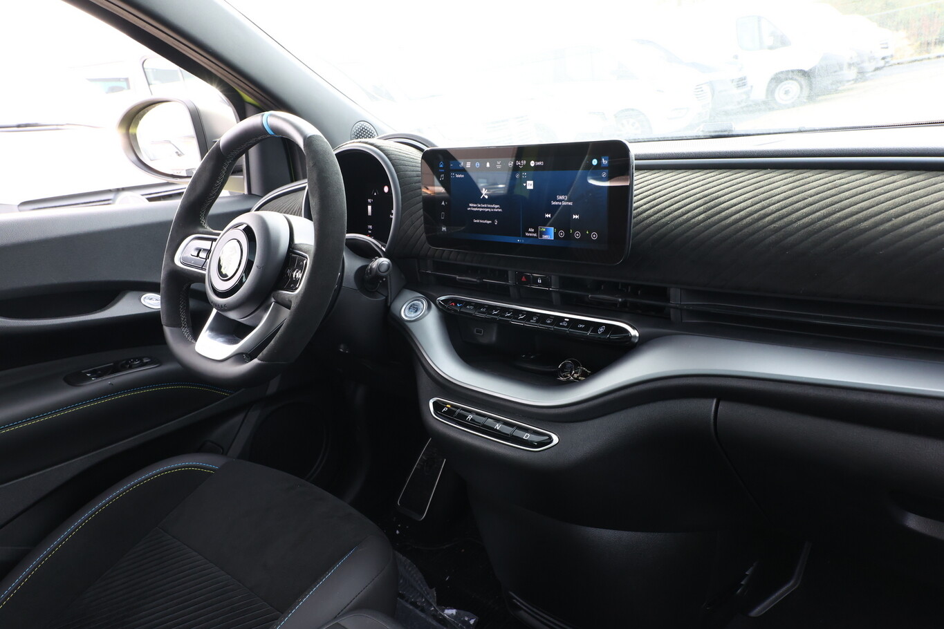 Abarth 500e 42 kWh Turismo LED Pano Nav JBL SHZ Kam PDC 178223534 8