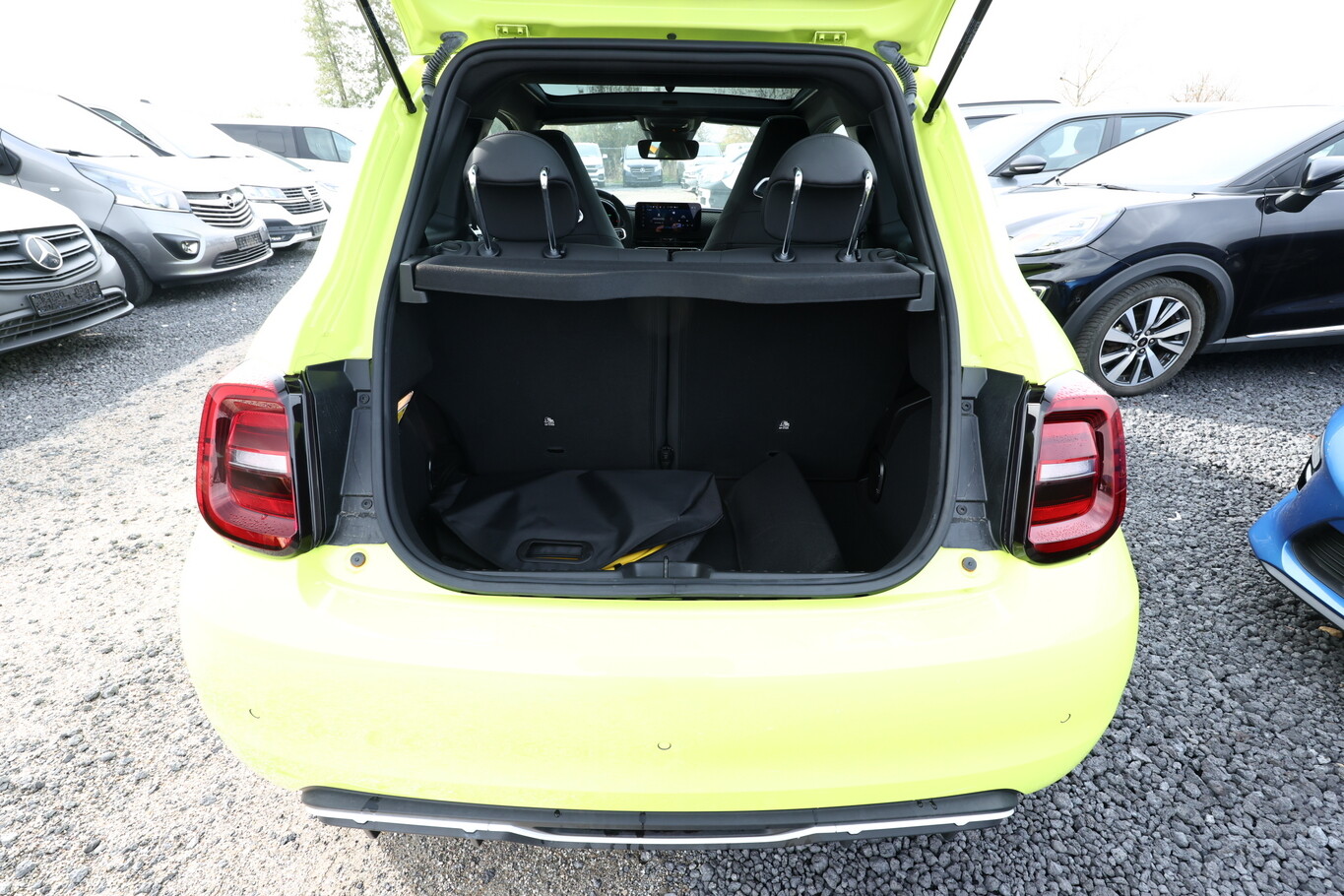 Abarth 500e 42 kWh Turismo LED Pano Nav JBL SHZ Kam PDC 178223534 10