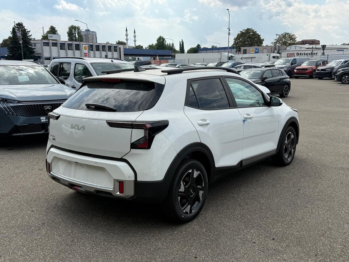 Kia Stonic MT MHEV LED PrivG Nav DigC LM16 2xPDC 178783436 2