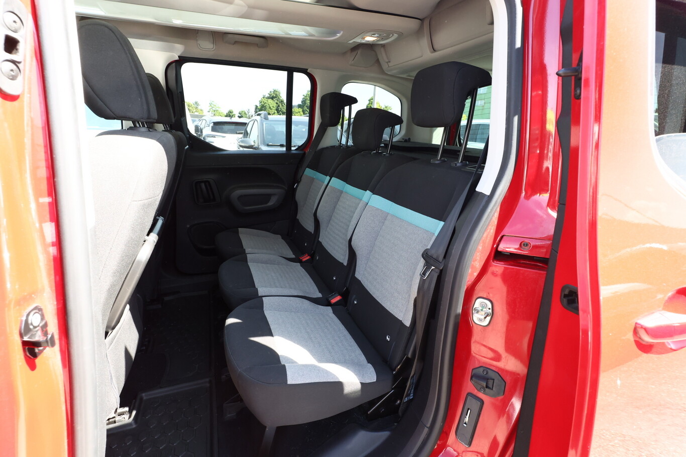 Citro&euml;n Berlingo 1.5 BlueHDi 130 EAT8 Shine M Nav KAM 179522626 9