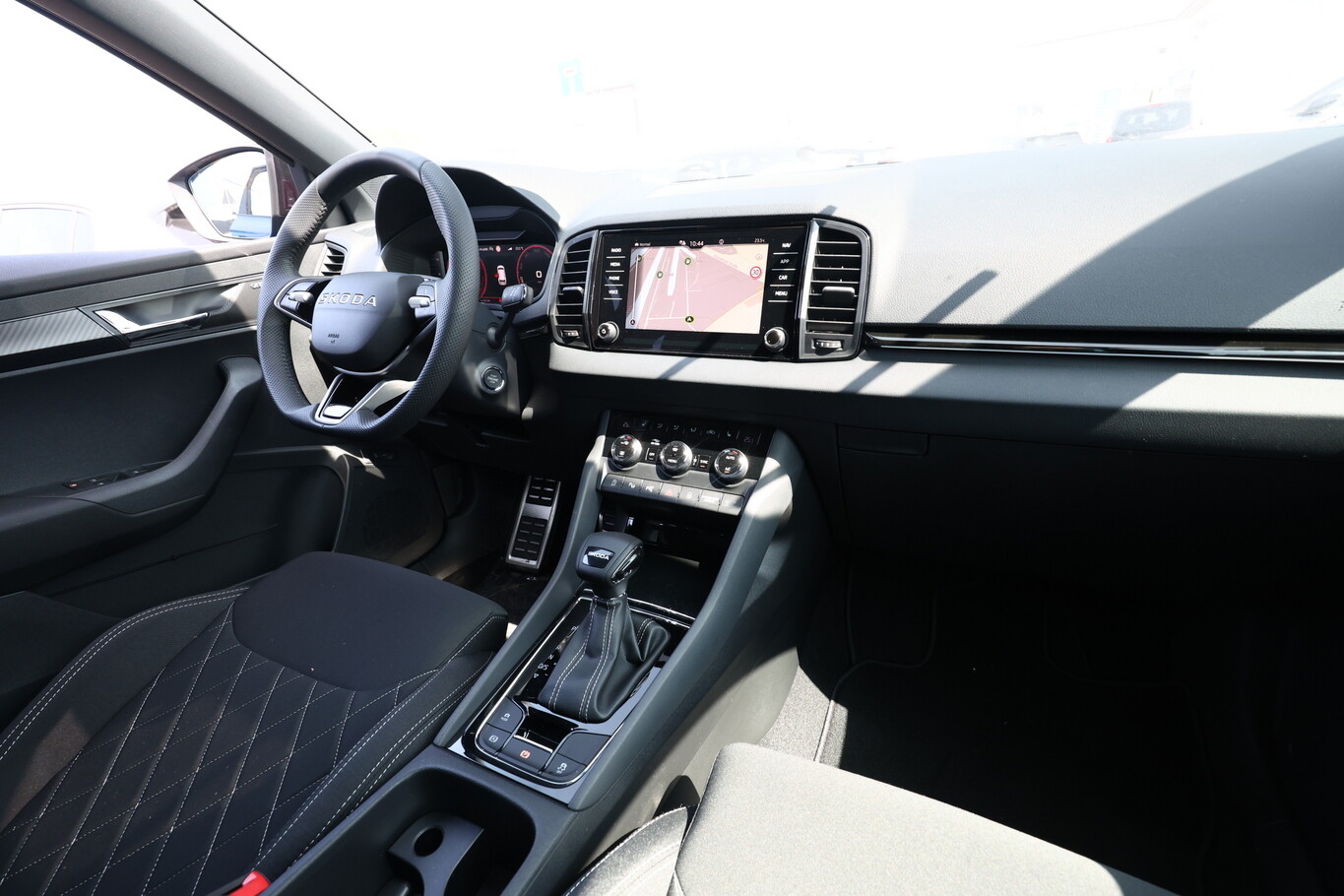 Skoda Karoq DSG Sportl Pano Matrix Nav 360&deg; Canton ACC 179970809 8