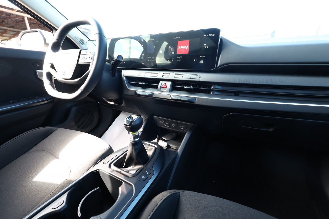 Kia K4 MT SHZ ACC Nav LED Kam Keyl 2xPDC LM16 CarPl 181122055 8