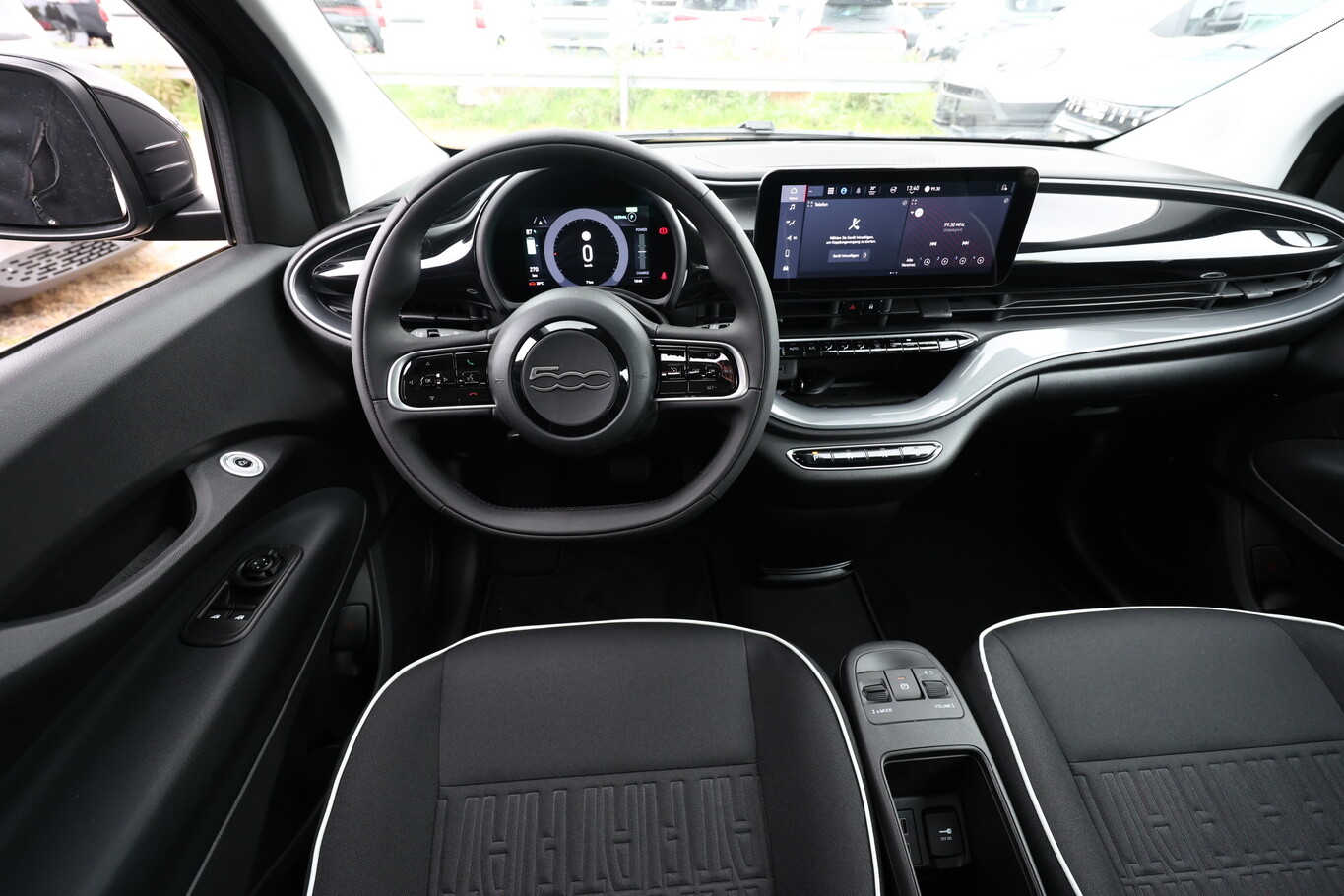 Fiat 500e 42kWh Klimaaut. Nav PDC Kam CarPlay KeylGo  182720841 6